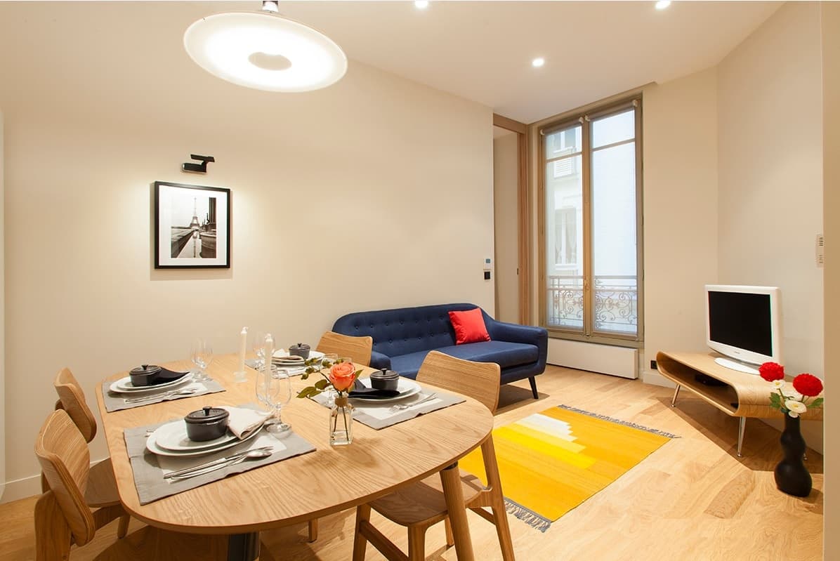 Flat in the luxury heart of Paris - Av Montaigne