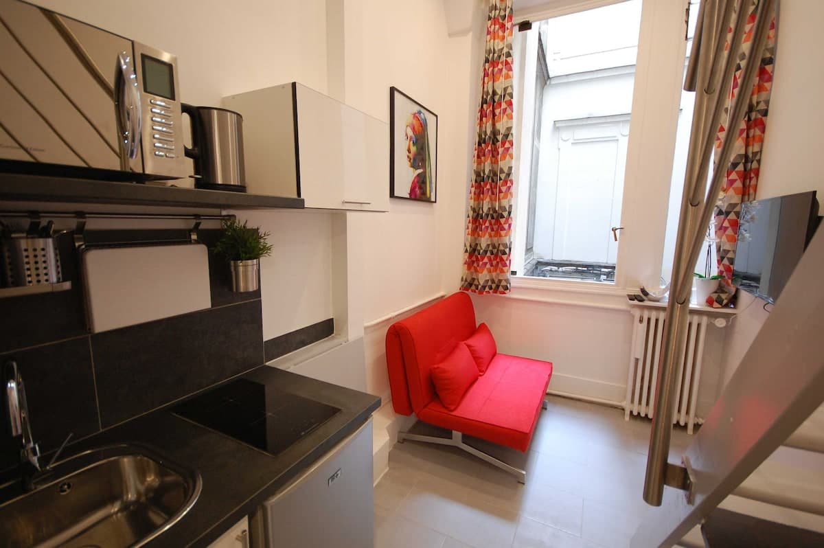 Lovely flat Champs Elysées Paris