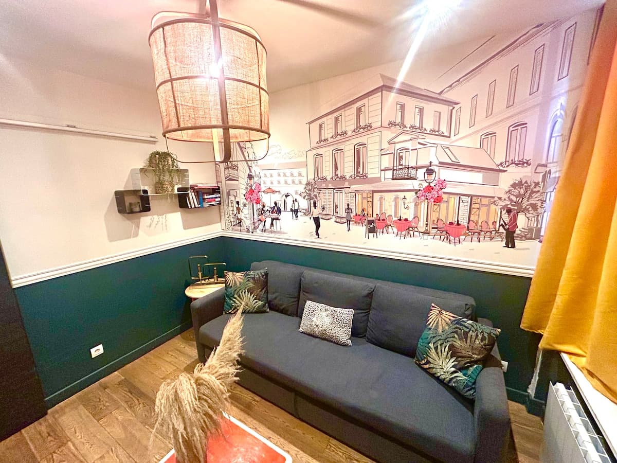 Paris center ,Montmartre village very charming