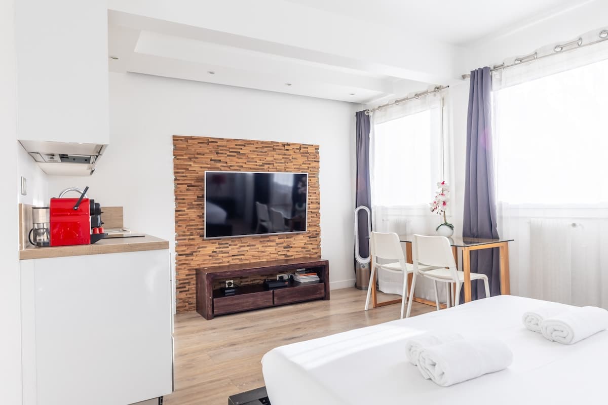 Studio | Sigebert Grenelle | Eiffel Tower