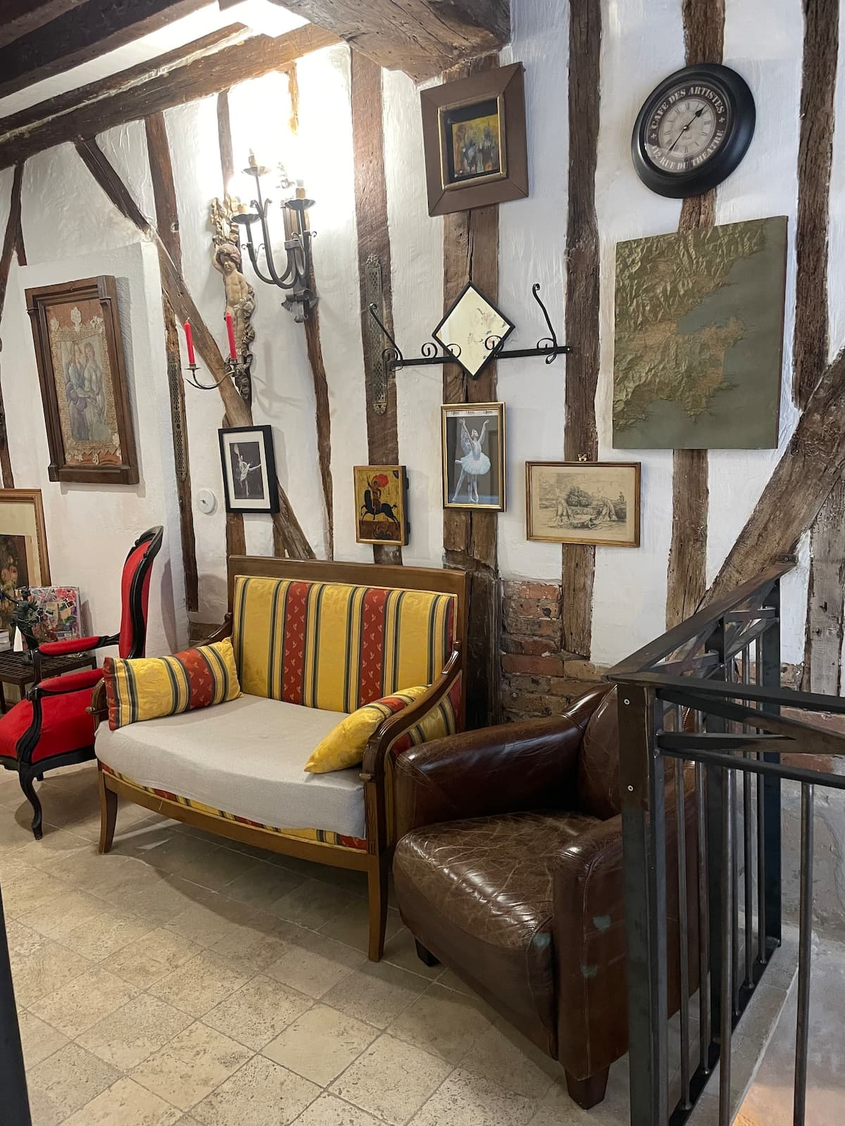 ParisHistoricRomanticMarais8 peop4bedroomsAirCond