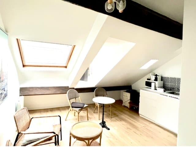 Romantic apartment in central Paris