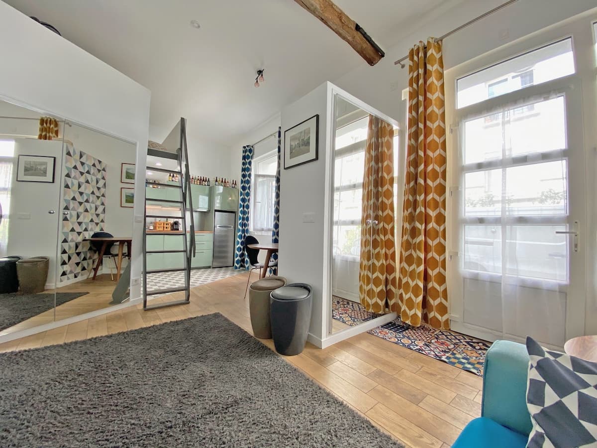 LARGE DESIGN STUDIO IN THE HEART OF PARIS.